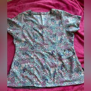 Vera Bradley Multicolor Floral scrub top